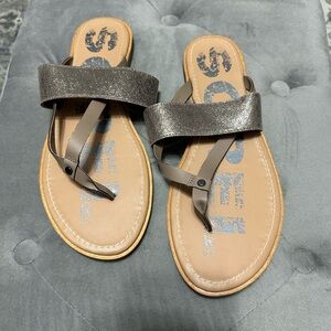 Sorel Ella II Easy Flip Sandals Metallic gold and tan leather Size 9 Slide